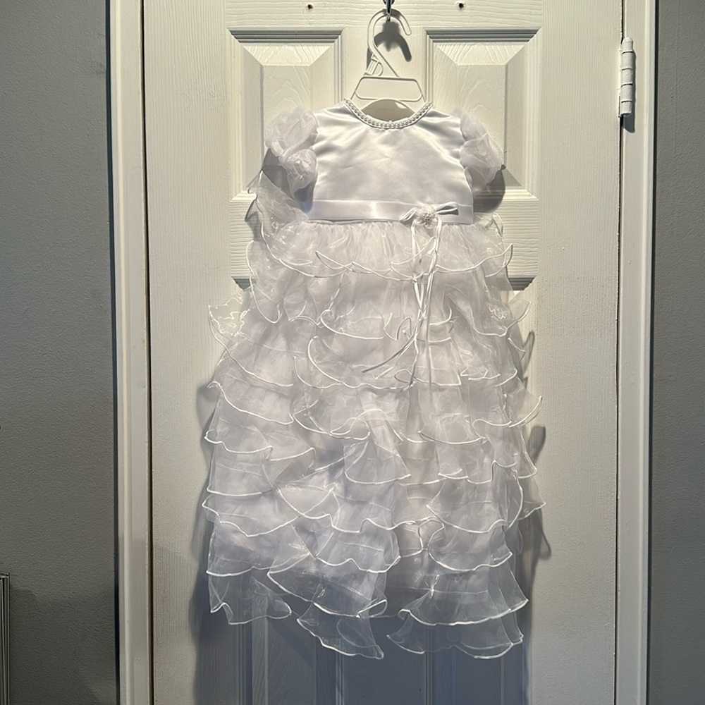 NEW tulle bottom gown w/delicate pearls - christening/wedding-smoke free home